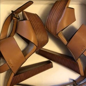 Steve Madden Dezzy wood and leather heels